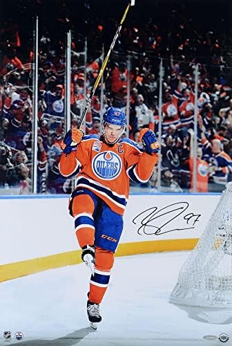 Connor McDavid Edmonton Oilers Oilers Autographed 16 „X 24” Fotografie de sărbătoare - Punctul superior - Fotografii autografate NHL